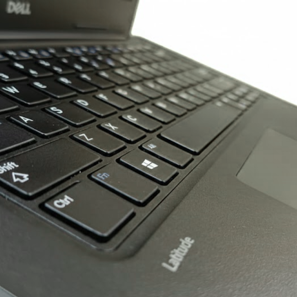 Laptop Dell Semi-nueva Core i5 - Rápida y Robusta - 8GB RAM/256GB